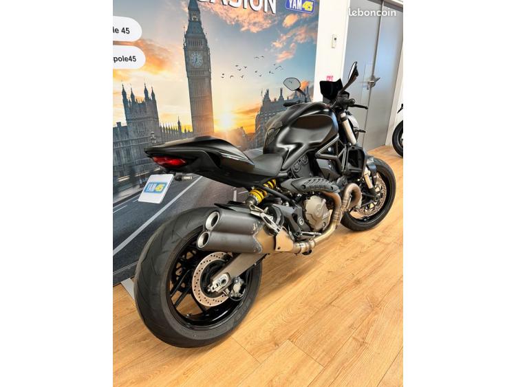 DUCATI MONSTER 821