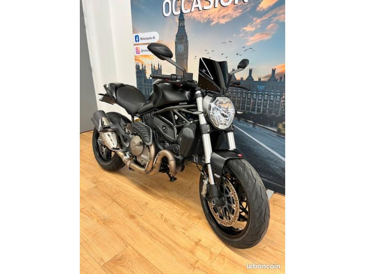 DUCATI MONSTER 821