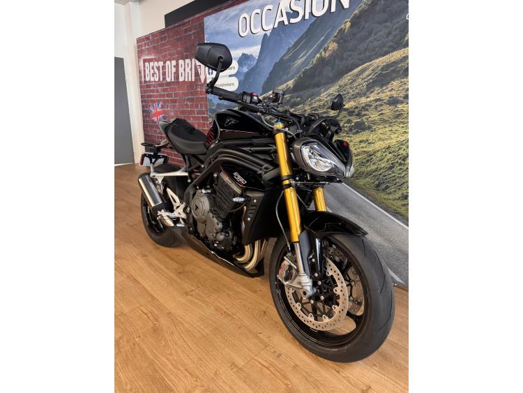 TRIUMPH SPEED TRIPLE 1200 RS