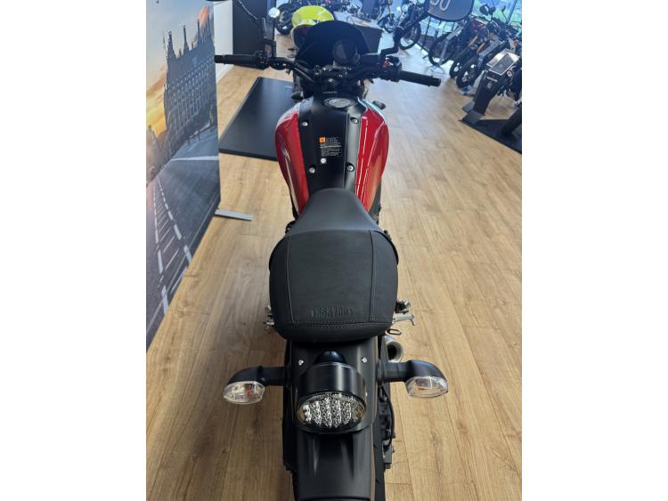 YAMAHA XSR 900