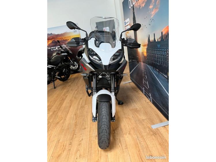 BMW F 900 XR