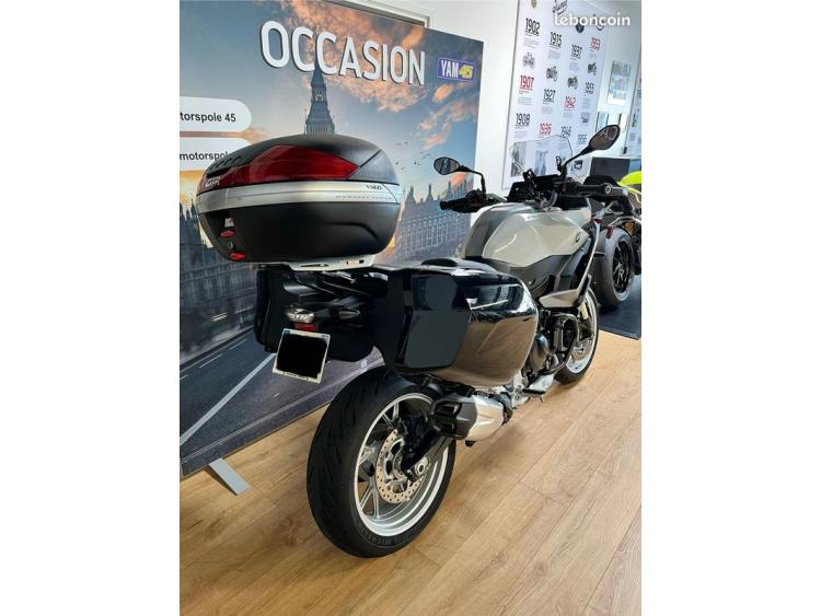 BMW F 900 XR