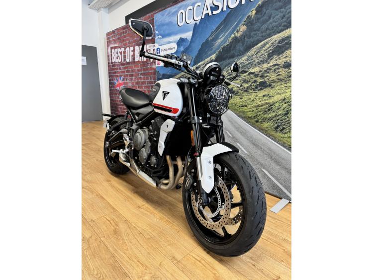 TRIUMPH TRIDENT 660 FULL