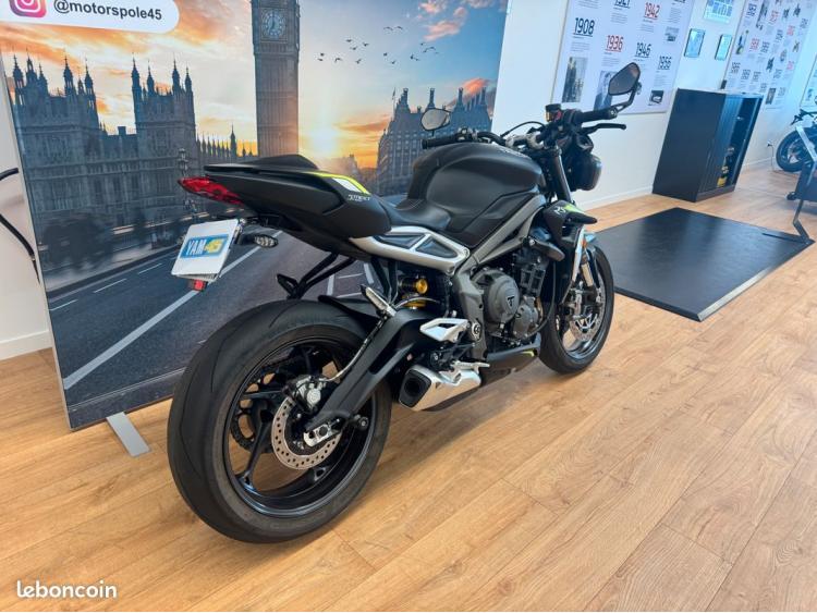 TRIUMPH STREET TRIPLE 765 RS