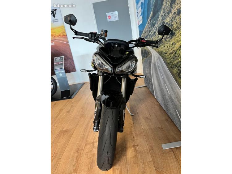 TRIUMPH STREET TRIPLE 765 RS
