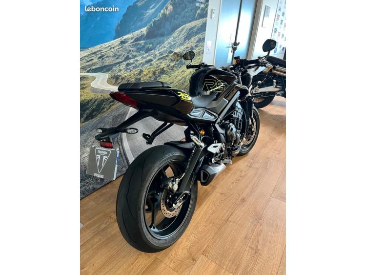 TRIUMPH STREET TRIPLE 765 RS