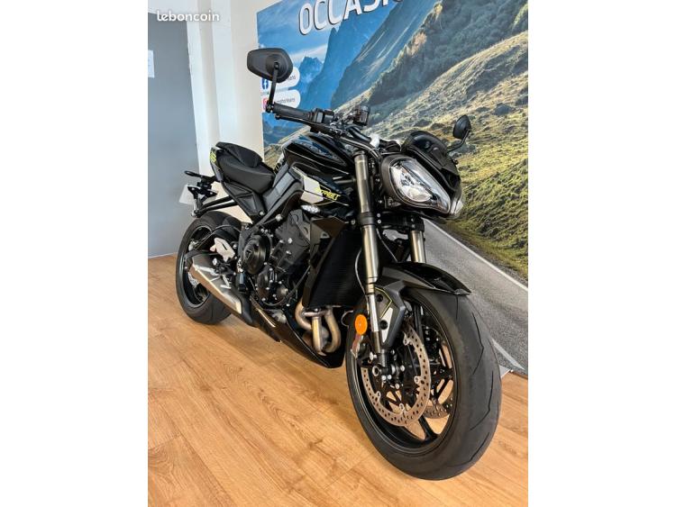 TRIUMPH STREET TRIPLE 765 RS