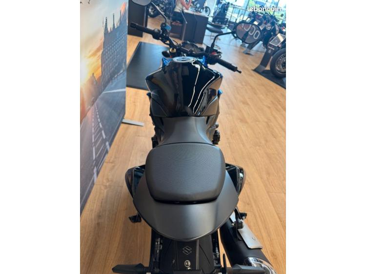SUZUKI GSX-S 750