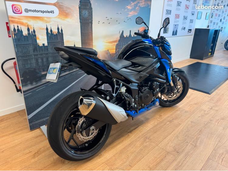 SUZUKI GSX-S 750