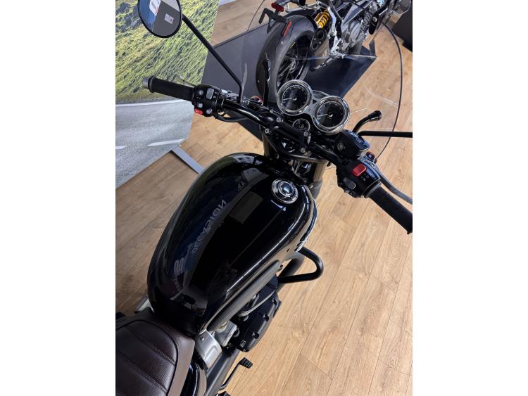 TRIUMPH Bonneville T120 Black