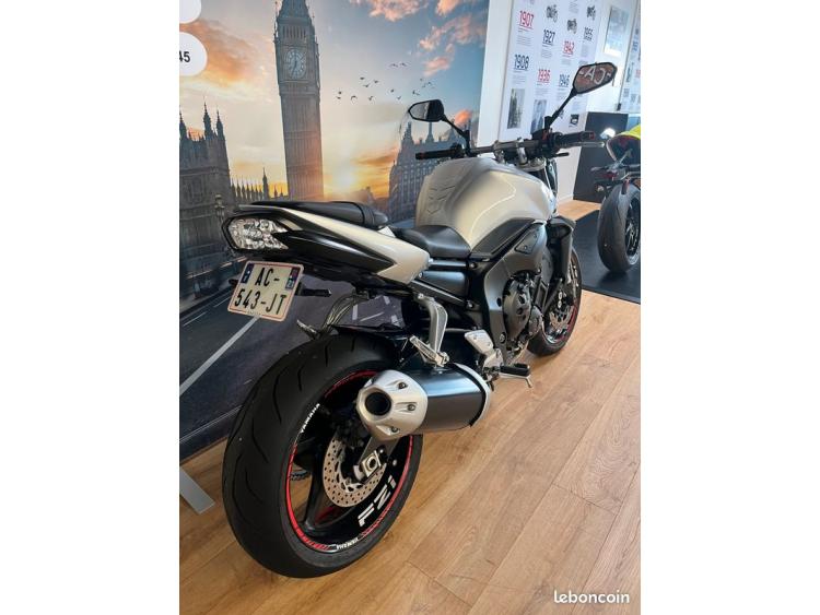 YAMAHA FZ1