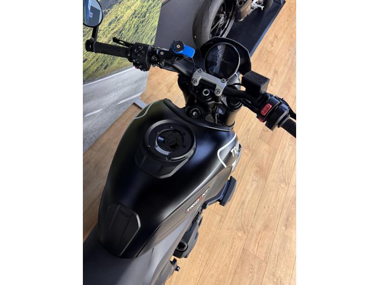 TRIUMPH TRIDENT 660 A2 