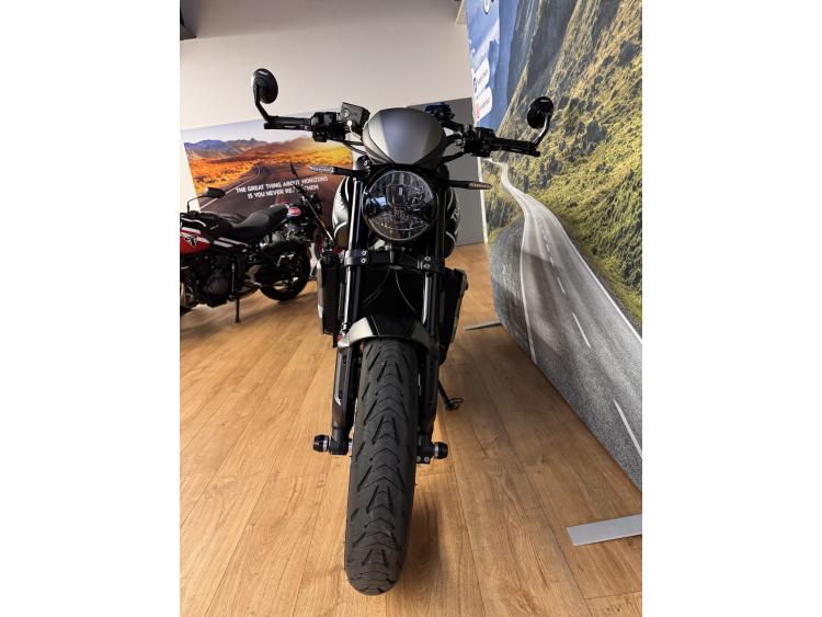 TRIUMPH TRIDENT 660 A2 