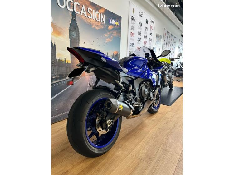YAMAHA YZF 1000 R1