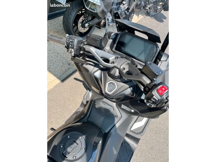 YAMAHA XP T-MAX 560 TECH MAX KAMO