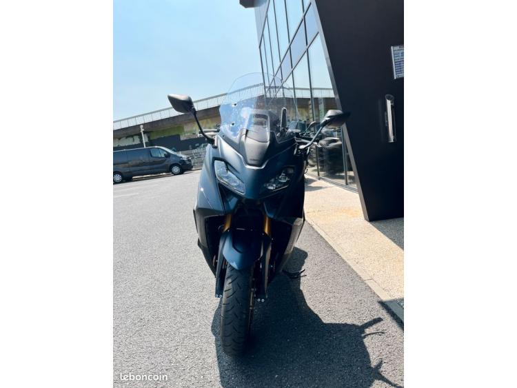 YAMAHA XP T-MAX 560 TECH MAX KAMO