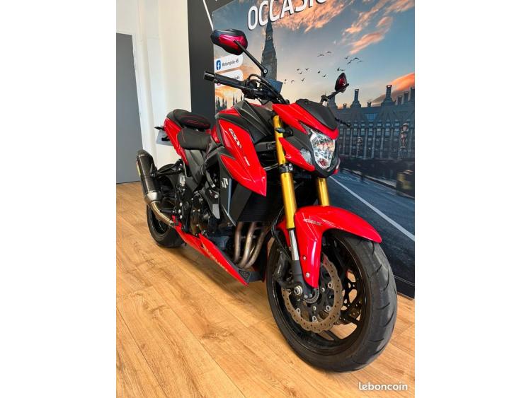 SUZUKI GSX-S 750