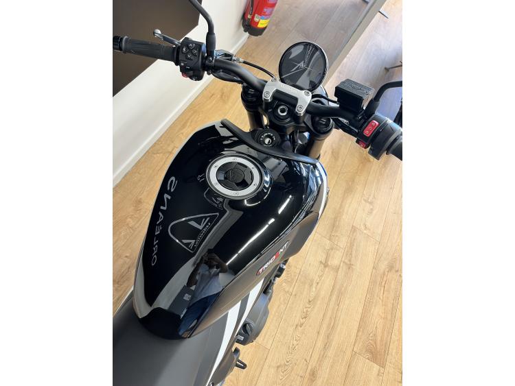 TRIUMPH TRIDENT 660 A2