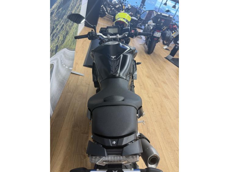 YAMAHA MT-10
