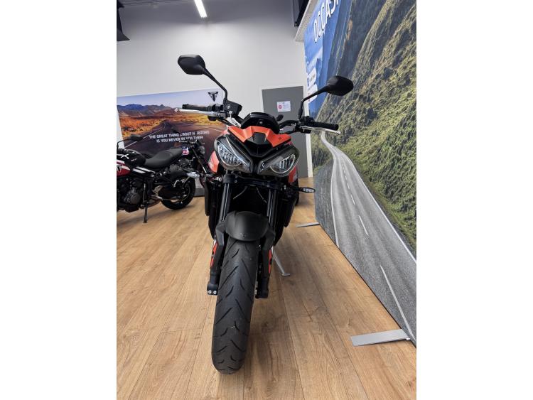 TRIUMPH STREET TRIPLE 765 R 