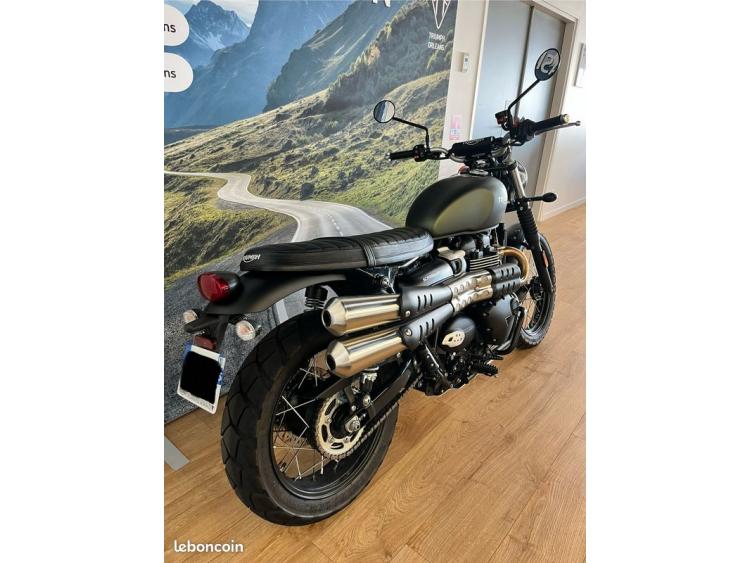 TRIUMPH STREET SCRAMBLER  900